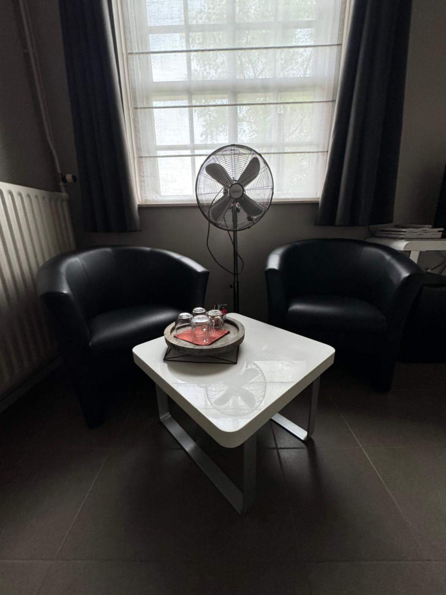 Bed and Breakfast Ouwe Schuure Слейс Екстер'єр фото