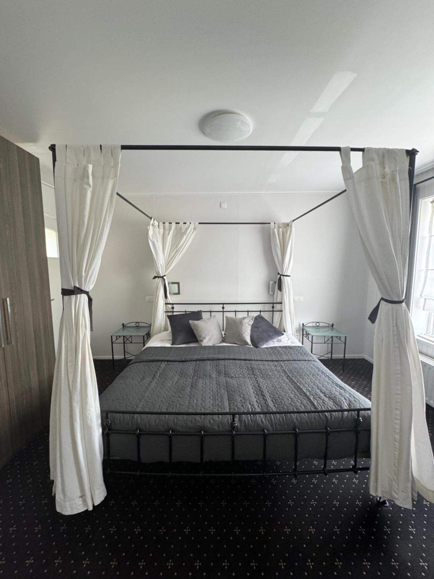 Bed and Breakfast Ouwe Schuure Слейс Екстер'єр фото